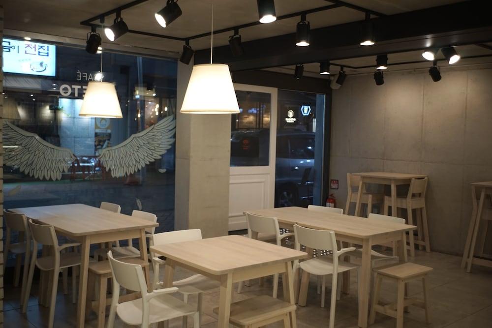 Creto Hotel Myeongdong Seoul Ngoại thất bức ảnh